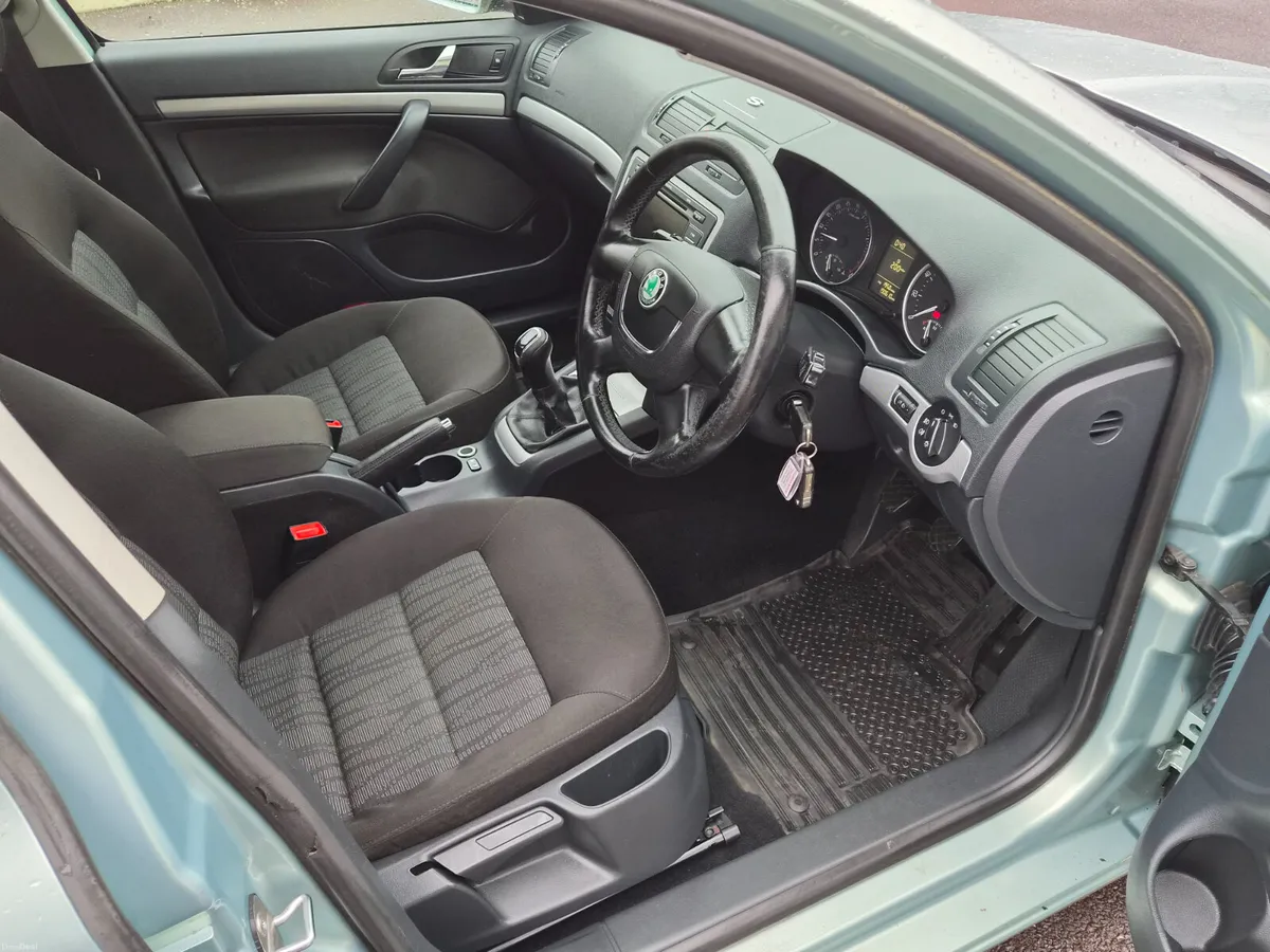 Skoda Octavia 2011 1.6 tdi - Image 5