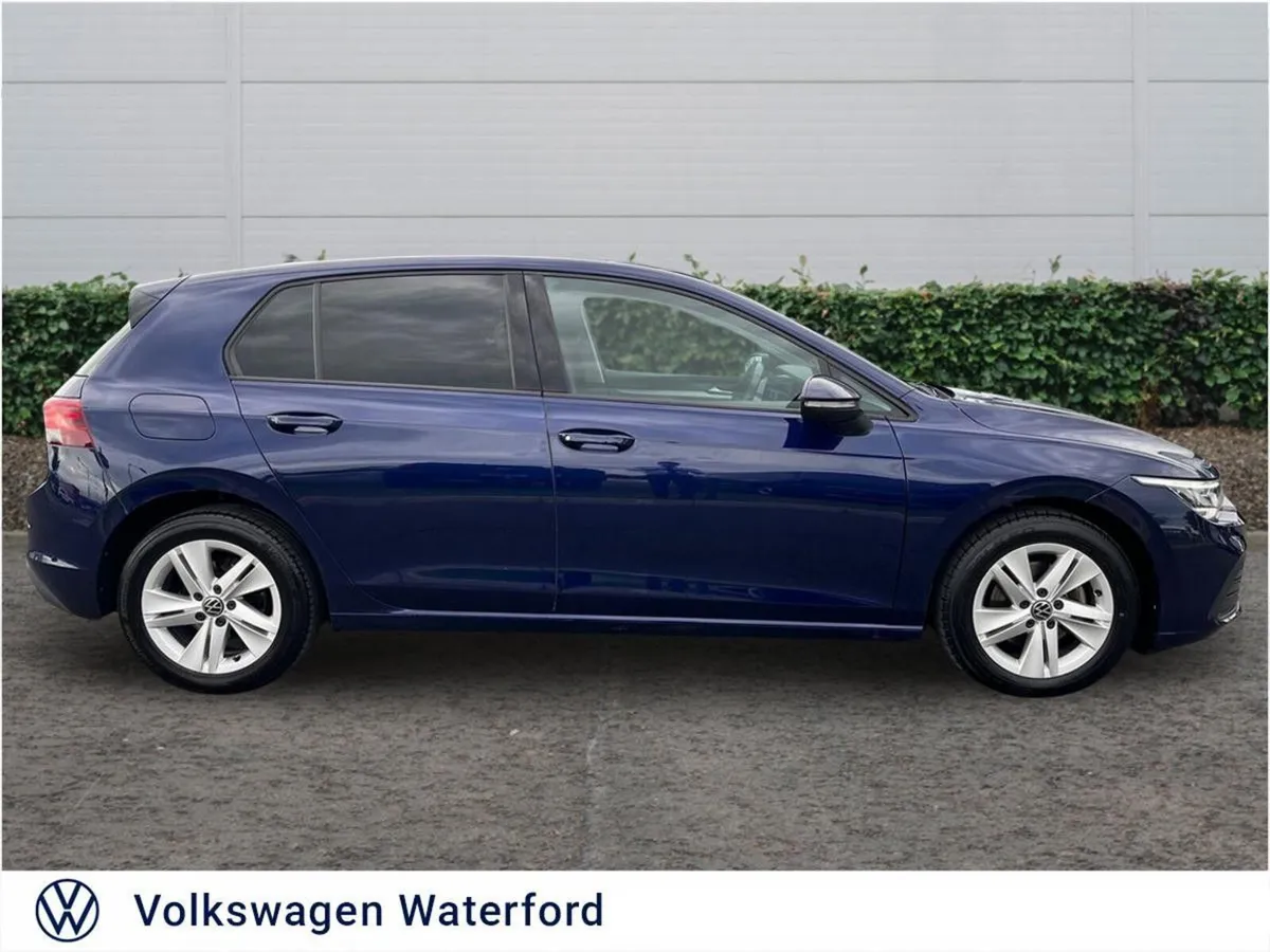 Volkswagen Golf 2.0 TDI 115HP Life - Image 4