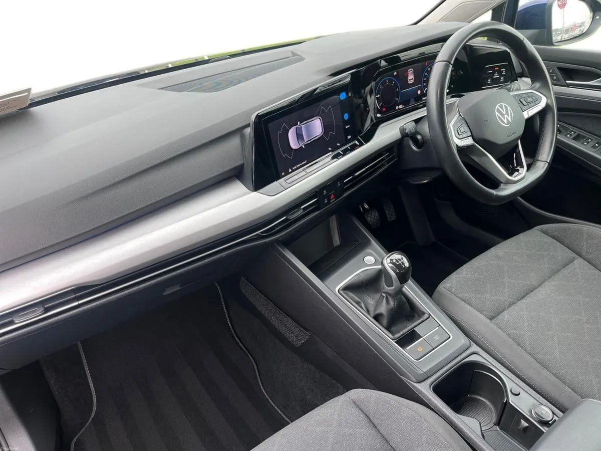 Volkswagen Golf 2.0 TDI 115HP Life - Image 2