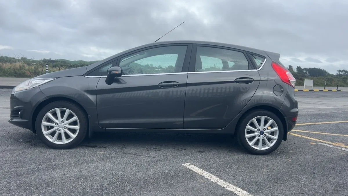 161 Ford Fiesta. NCT 01/27, Tax 01/27 - Image 3