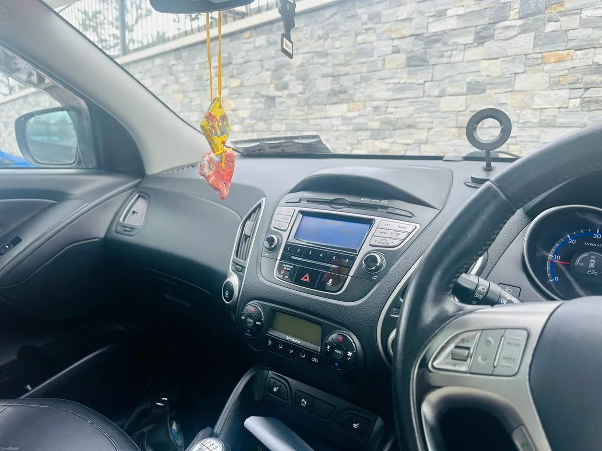 2011 Hyundai ix35 | Economical SUV | Sunroof - Image 4