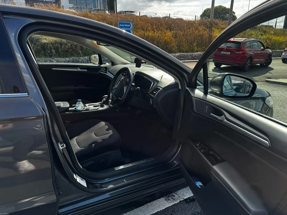 151 Ford Mondeo Titanium - Image 4