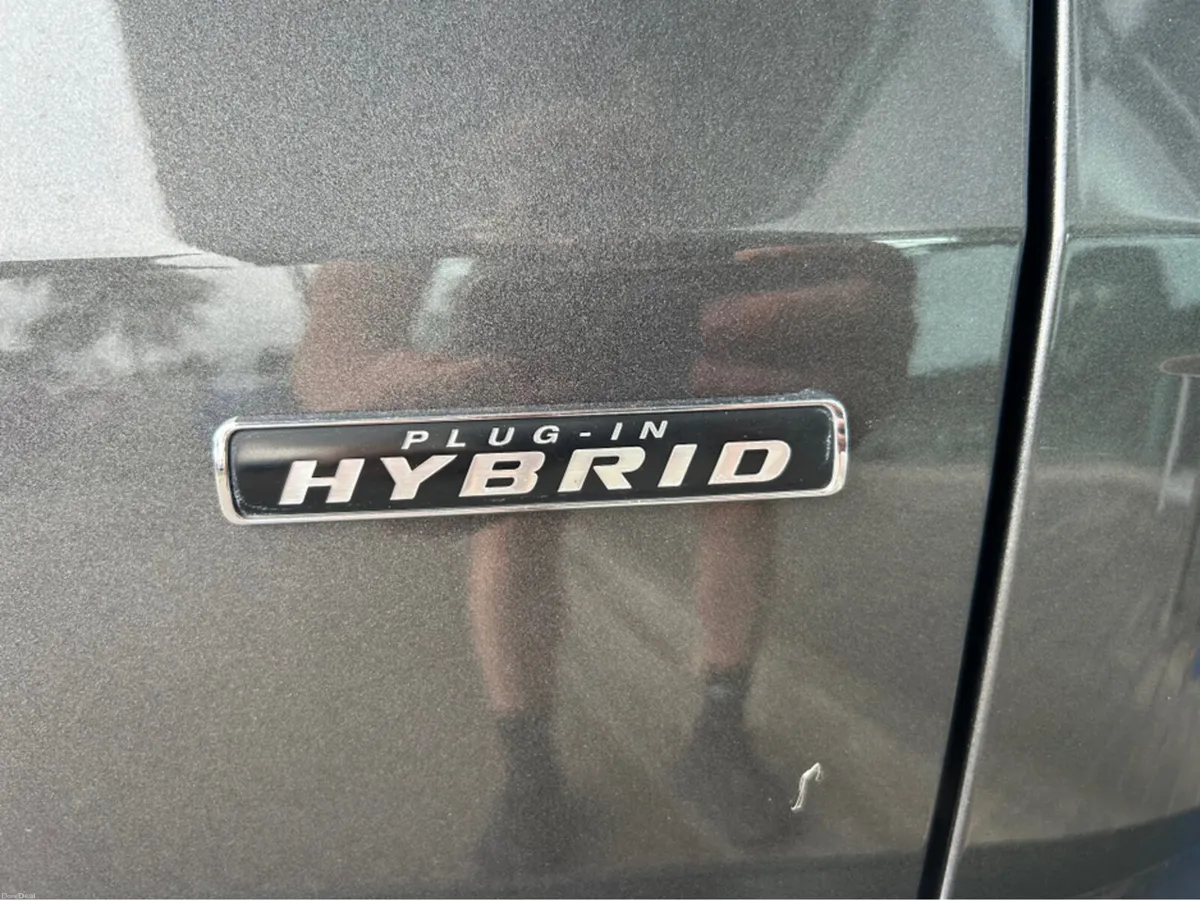 Ford Kuga TITANIUM 2.5 PHEV 225 S6.2 - Image 3
