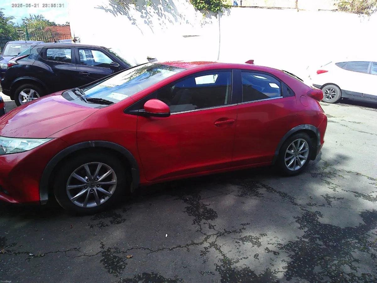 Honda Civic 2.2 I-DTEC ES 4DR - Image 2