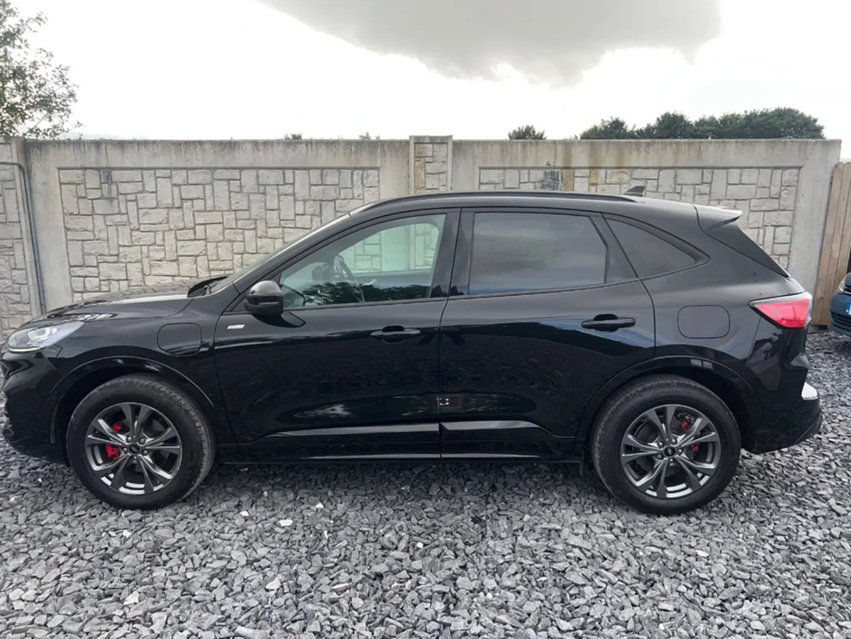 Ford Kuga ST LINE PLUG IN HYBRID - Image 4