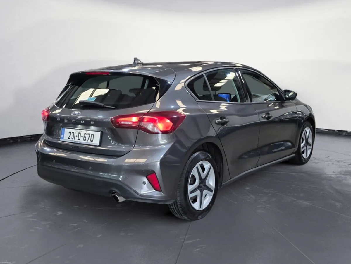 Ford Focus CONNECTED 5DR 1.5 TD 120 S6 S6.2 A8 - Image 5