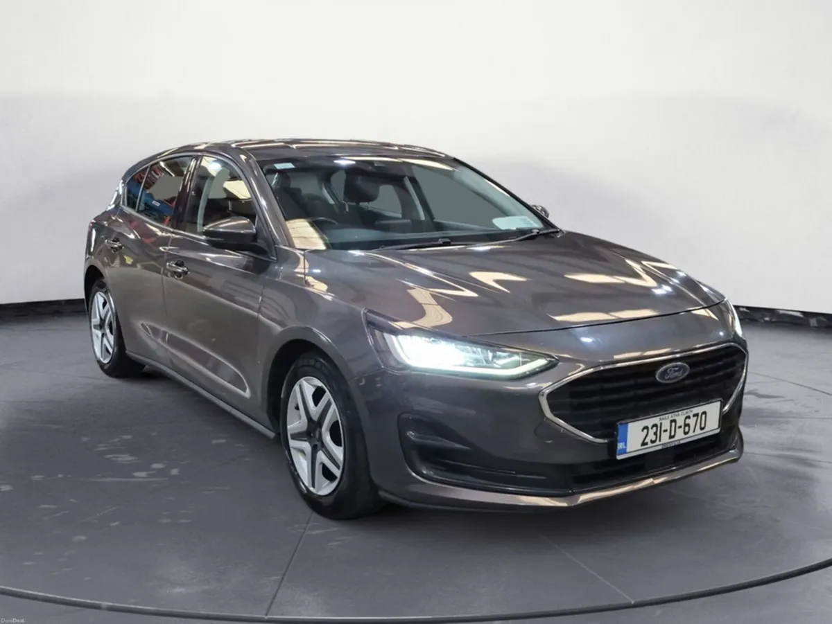 Ford Focus CONNECTED 5DR 1.5 TD 120 S6 S6.2 A8 - Image 3