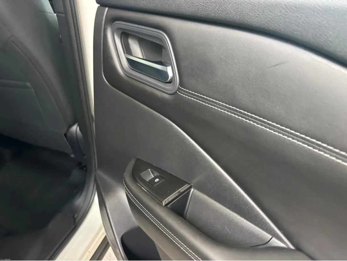 Nissan Qashqai EPOWER SV 4DR AUTO - Image 4