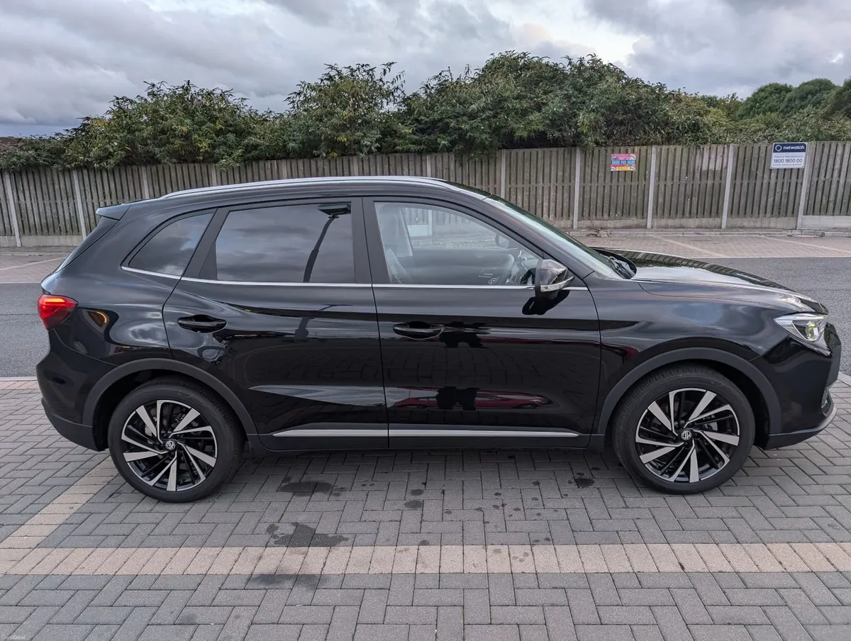 2026 MG ZS HYBRID + (SUV) - Image 2
