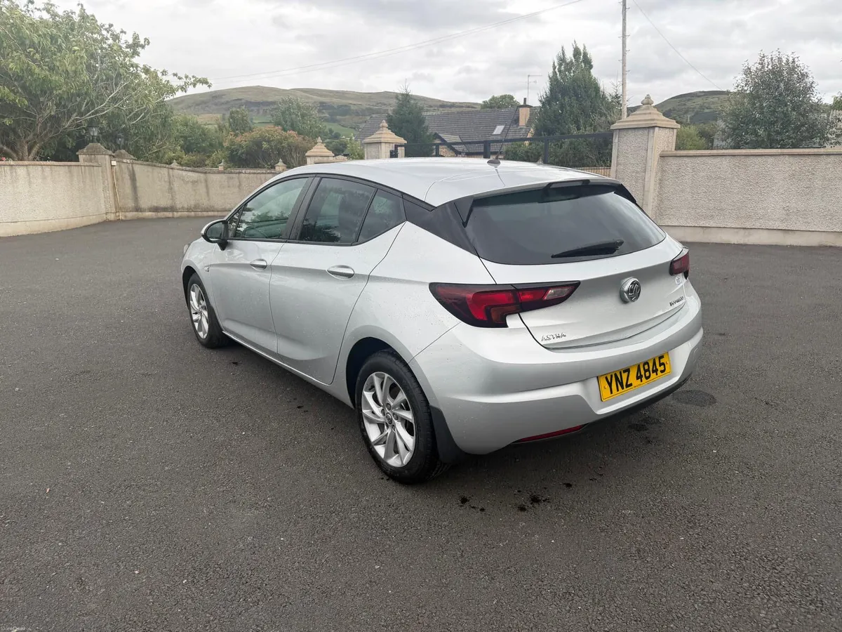 Vauxhall Astra 1.6 Cdti Design - Image 4
