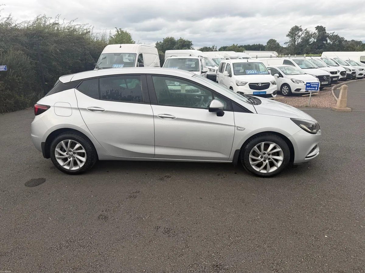 Vauxhall Astra 1.6 Cdti Design - Image 2