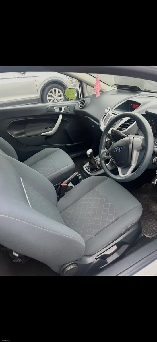 Car - Image 6