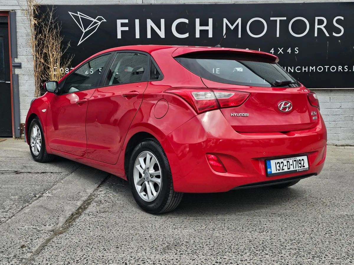 HYUNDAI I30 AUTOMATIC // 04/27 NCT - Image 4