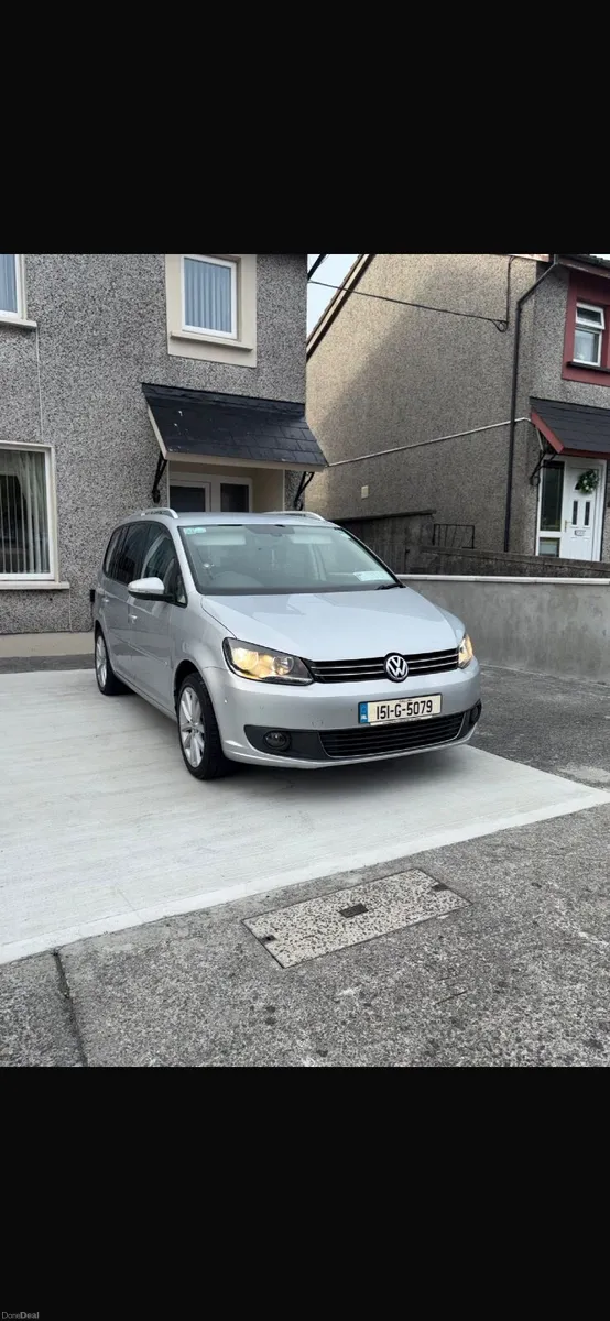 Volkswagen Touran 2015 - Image 2