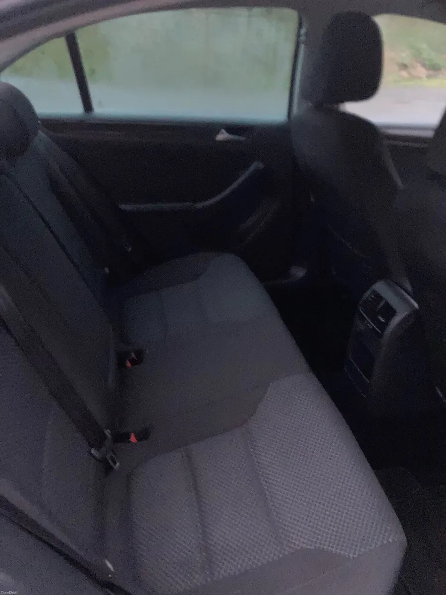 Volkswagen Jetta - Image 6