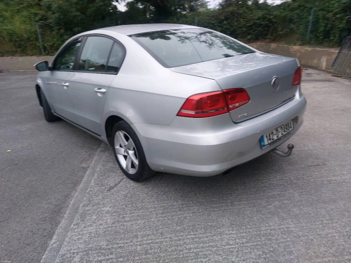 2014 vw passat 1.6 nct 5/27 tax €200 - Image 5