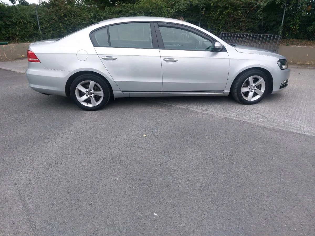 2014 vw passat 1.6 nct 5/27 tax €200 - Image 3