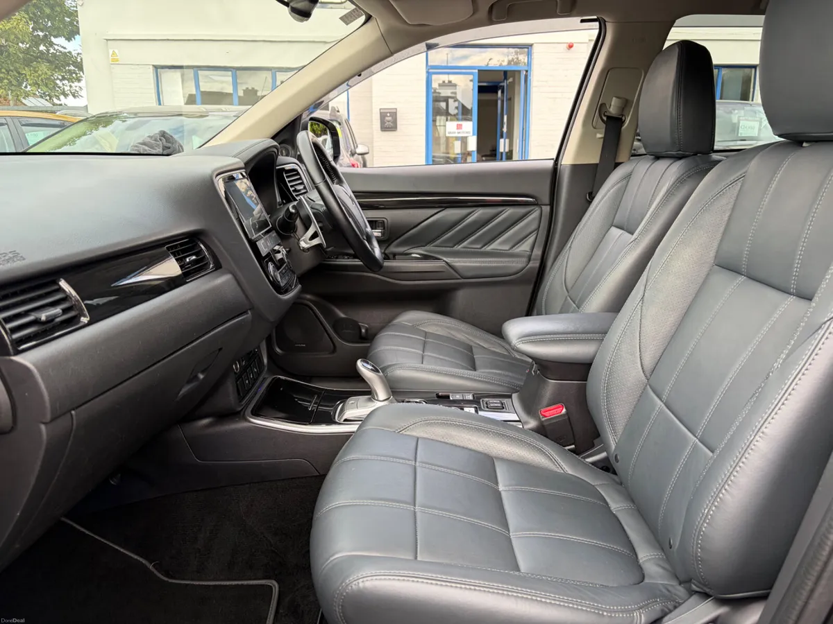 2018 MITSUBISHI OUTLANDER 2.0 PHEV LEATHER - Image 4