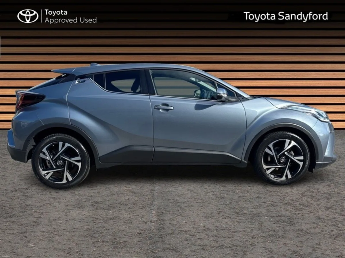 Toyota C-HR HYBRID SPORT // REAR CAMERA // BLUETOO - Image 3