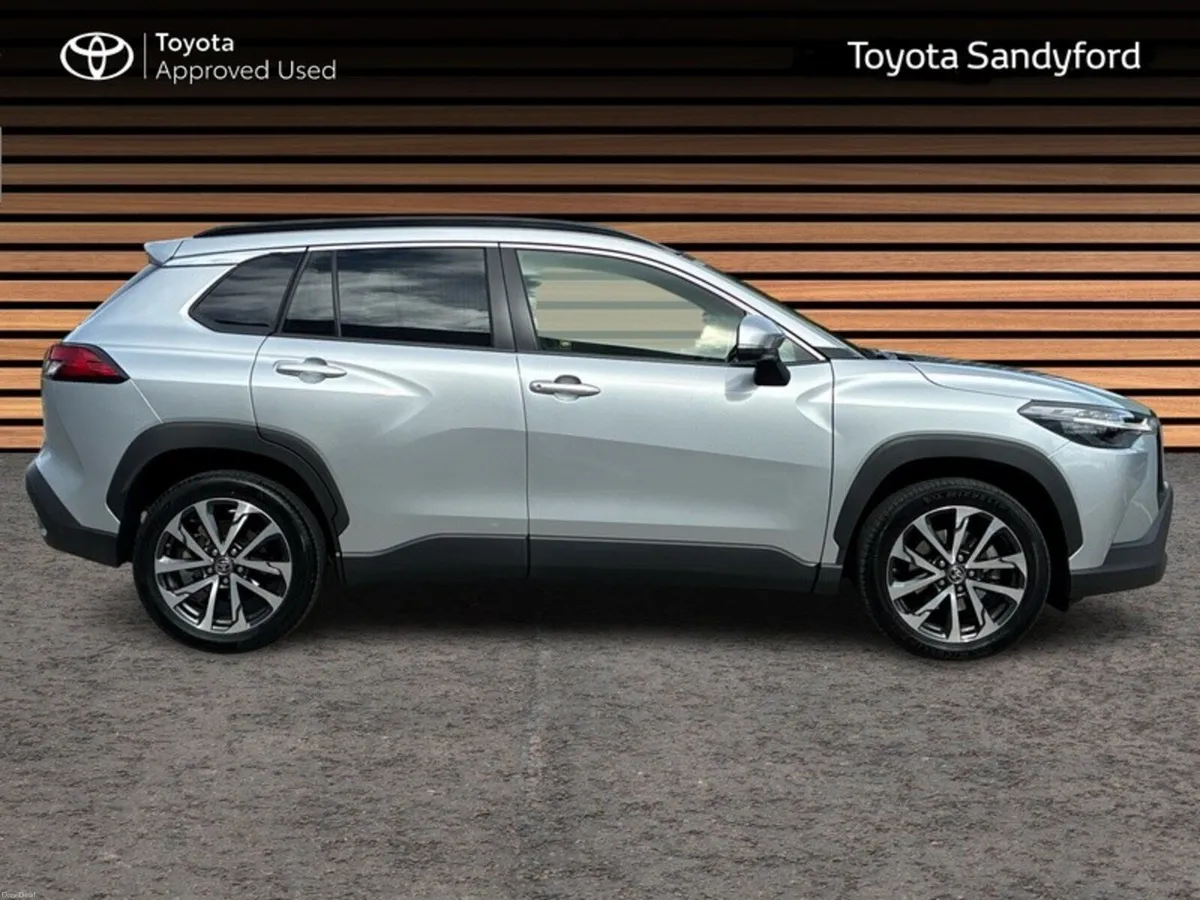 Toyota Corolla Cross TOP SPEC SOL 1.8 HYBRID SOL P - Image 3