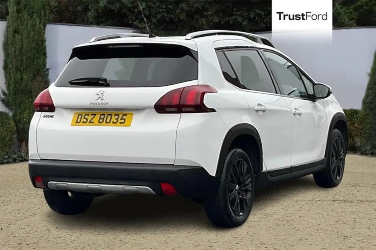 Peugeot 2008 1.2 PureTech Allure 5dr - Image 4