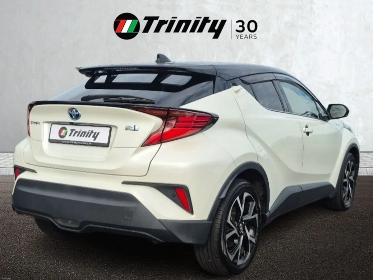 Toyota C-HR ** 1.8 HYBRID ** AUTO ** HUGE SPEC ** - Image 3
