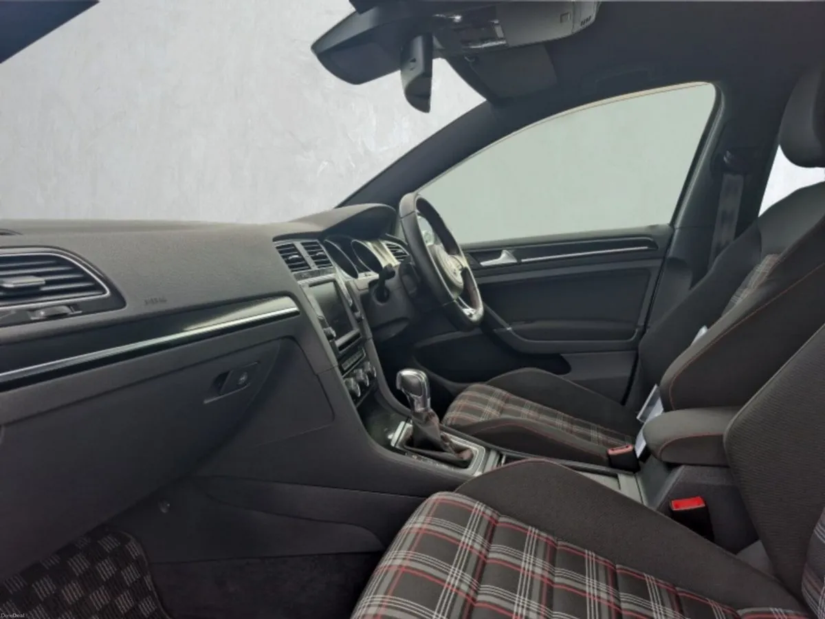 Volkswagen Golf ** GTI ** TOP SPEC ** STUNNING CAR - Image 6