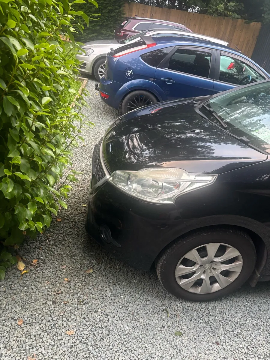 Peugeot 208 - Image 1
