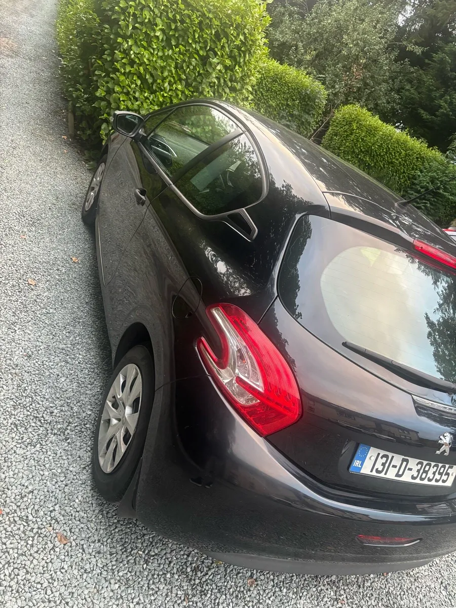 Peugeot 208 - Image 2