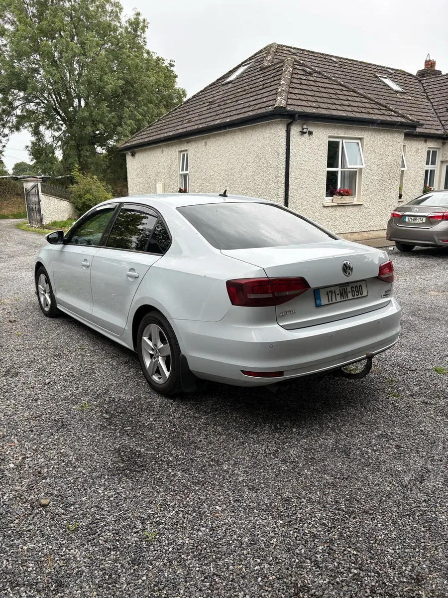 Volkswagen Jetta - Image 4