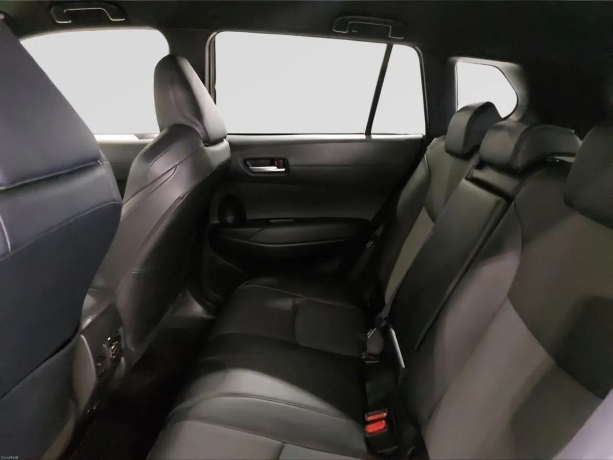 Toyota Corolla Cross Hybrid - Image 6