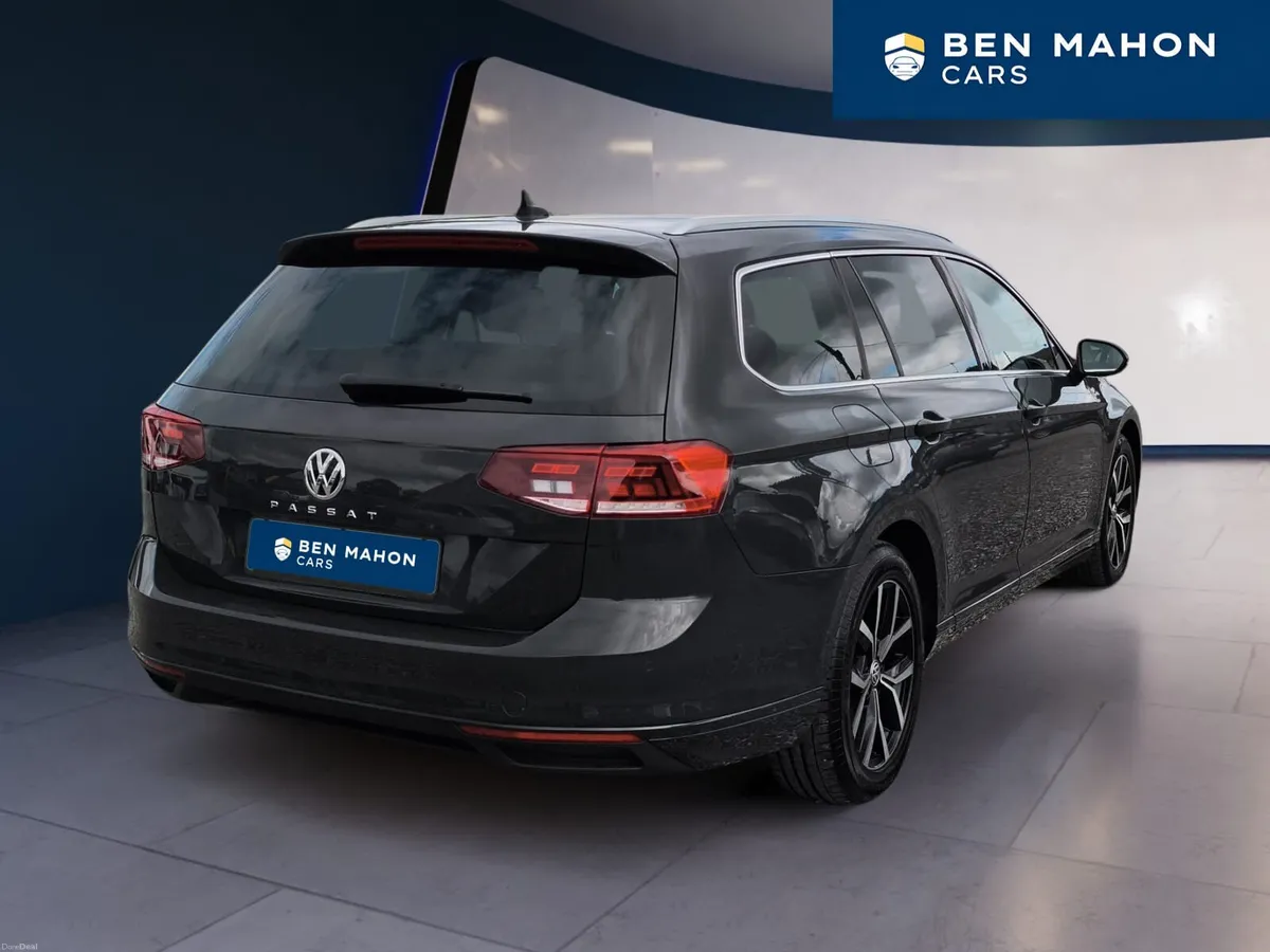 Volkswagen Passat Estate Highline - Image 5