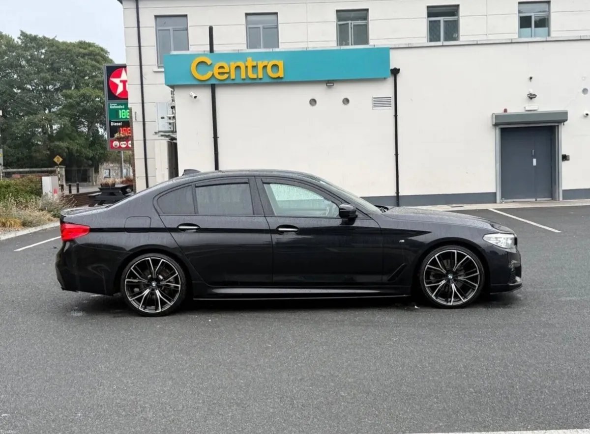 BMW 520d G30 M SPORT 2018 TOP SPEC - Image 5
