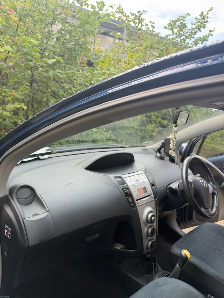 Car - Image 4
