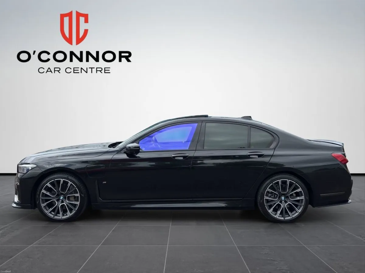 BMW 7-Series 🔥 BMW 745e M SPORT 🔥 BLACK METALLIC - Image 3