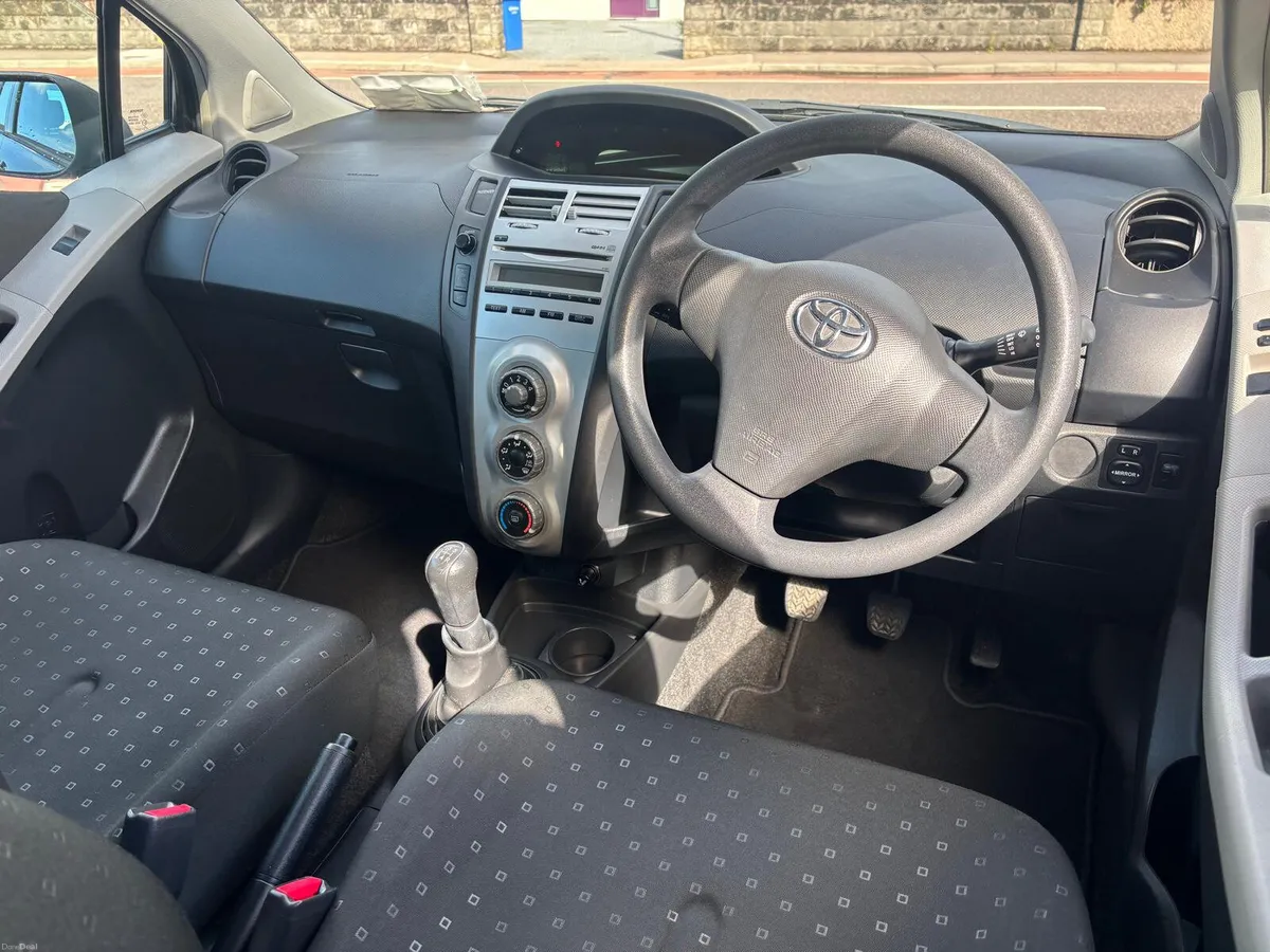 Toyota Yaris 2008  1.0  PETROL, ONE OWNER 74,000KM - Image 3