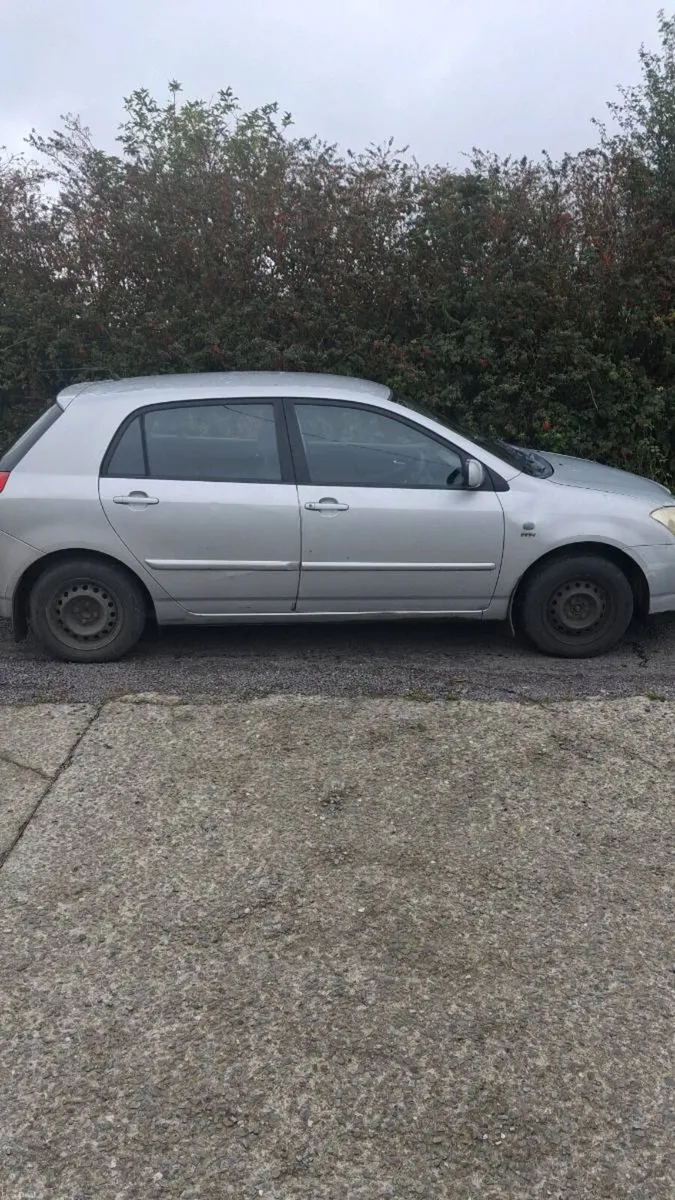Toyota corolla - Image 2