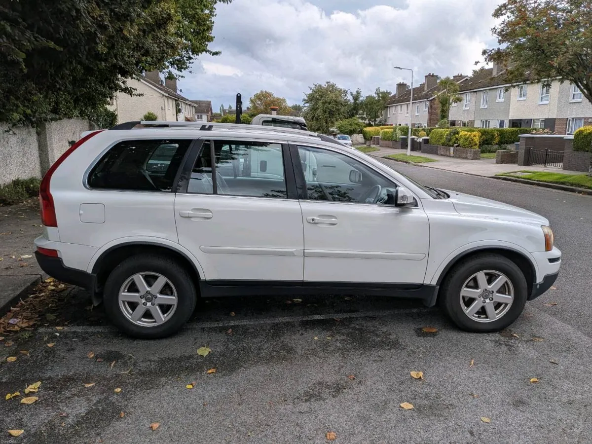 Volvo XC90 - Image 1