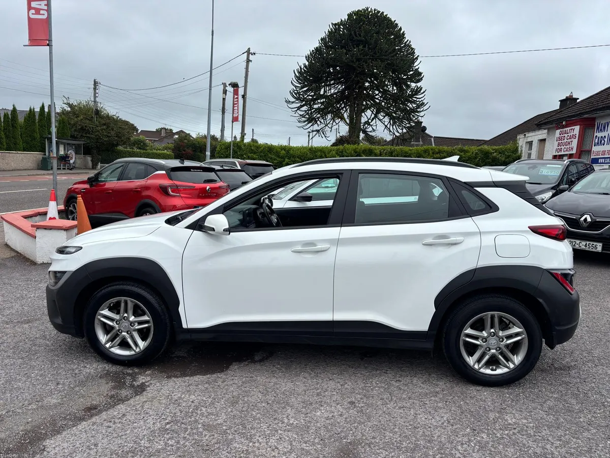 Hyundai KONA 2022  1.0 PETROL  LOW  MILEAGE - Image 3