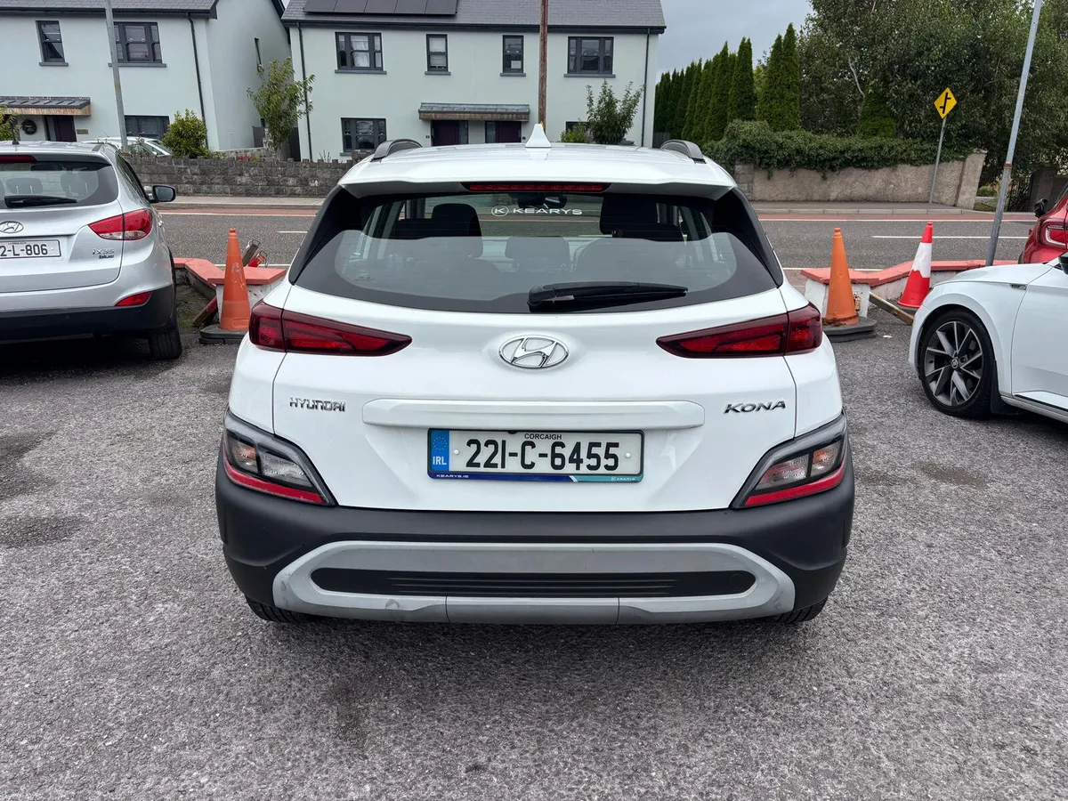 Hyundai KONA 2022  1.0 PETROL  LOW  MILEAGE - Image 4
