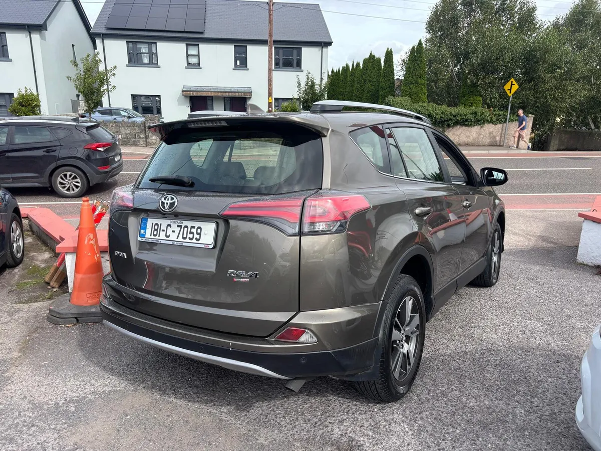 Toyota RAV4 2018 DIESEL  JUST SERVICED - Image 5