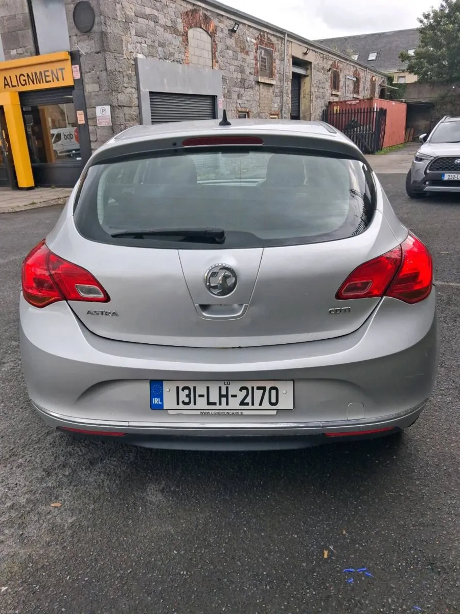 2013 astra 1.7 taxed and tested - Image 4