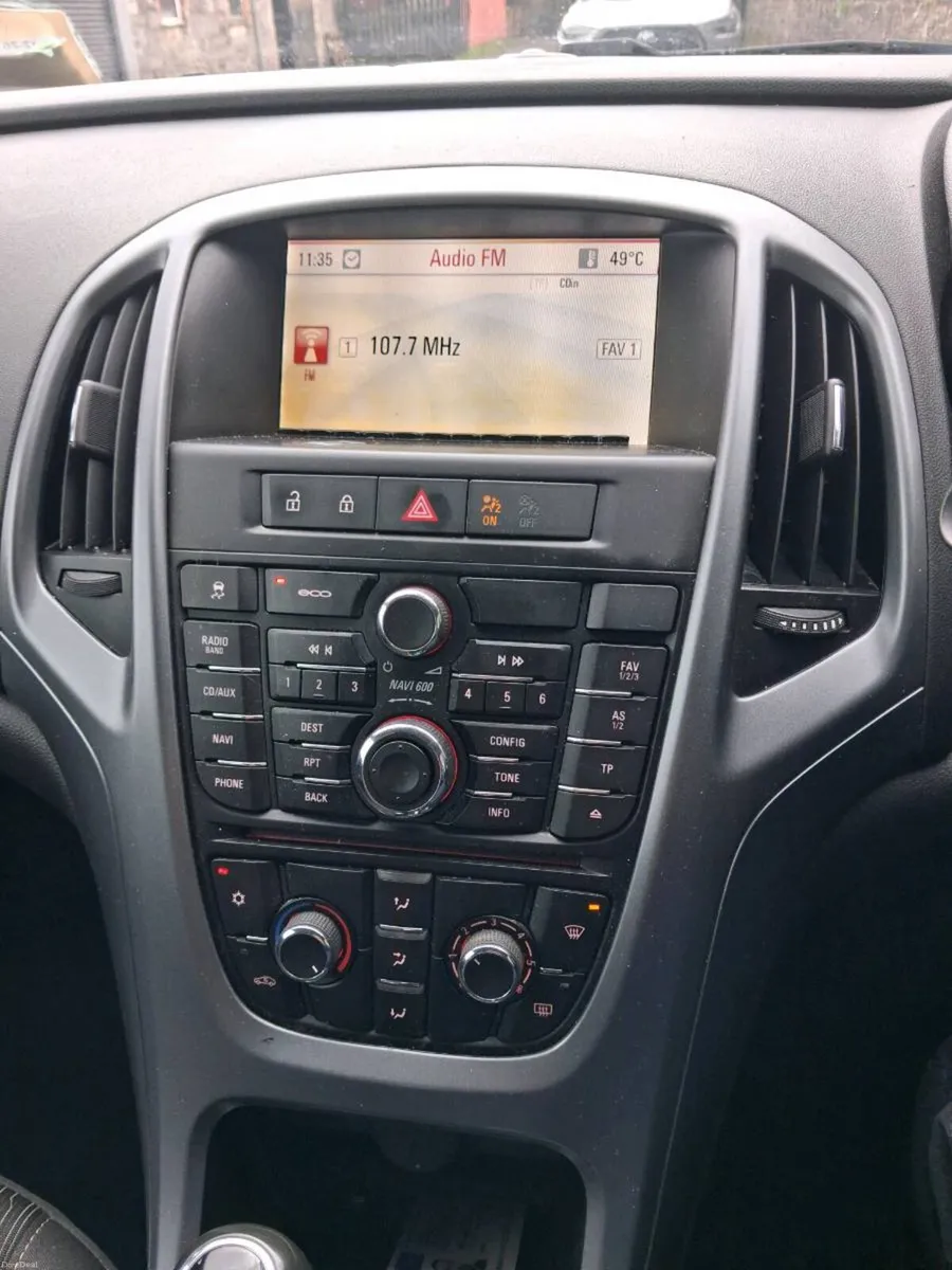 2013 astra 1.7 taxed and tested - Image 6