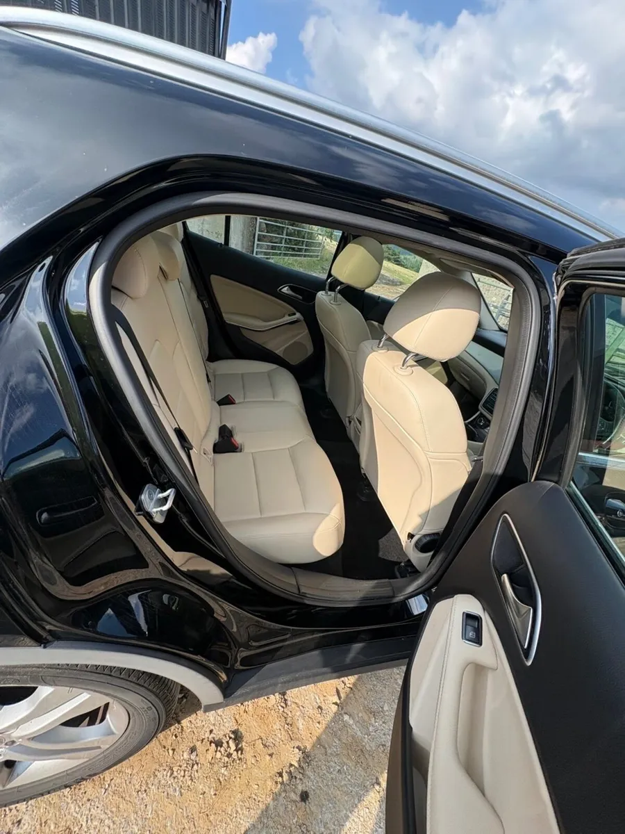 Mercedes-Benz GLA 2016 - Image 2