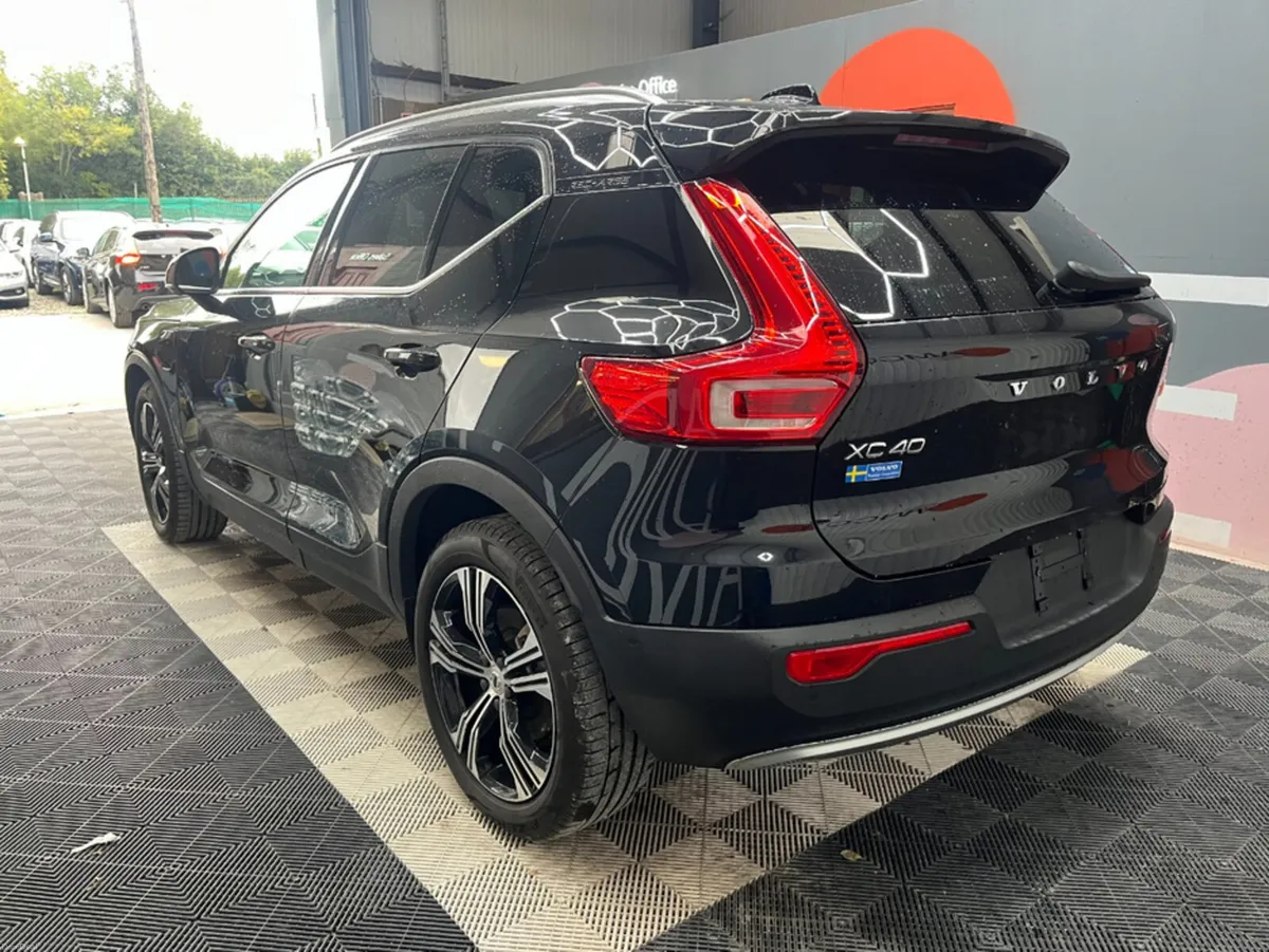 Volvo XC40 2021 VOLVO XC40 PHEV T5 RECHARGER AUTOM - Image 5