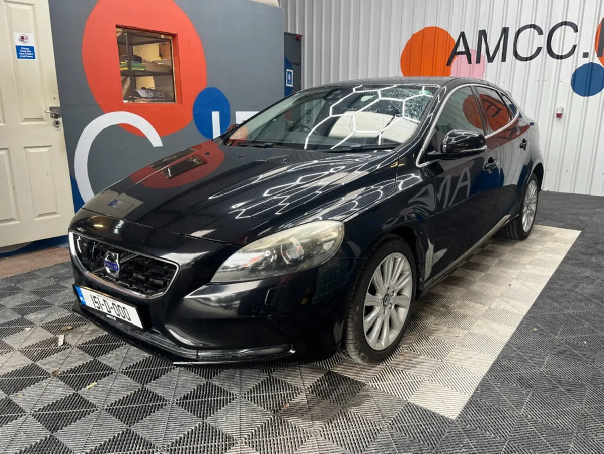 Volvo V40 2015 VOLVO V40 T4 AUTOMATIC 1.6 / REVERS - Image 6