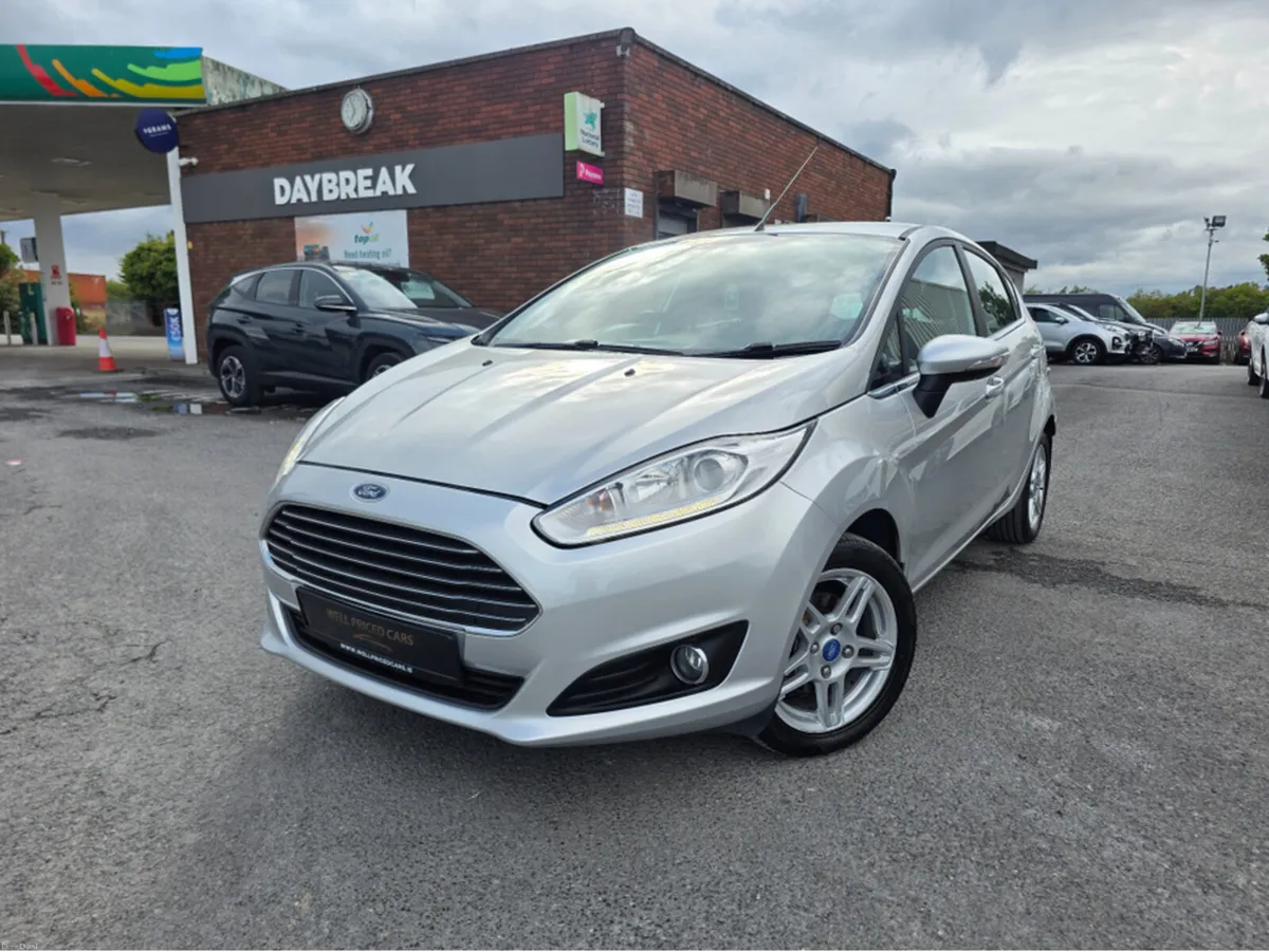 Ford Fiesta MCA TITANIUM 1.25 60PS M5 4 4DR - Image 3