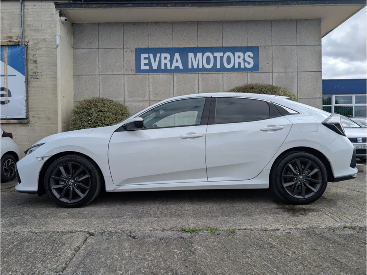 Honda Civic 1.0 PETROL //LOW MILES//REVERSE CAMERA - Image 5