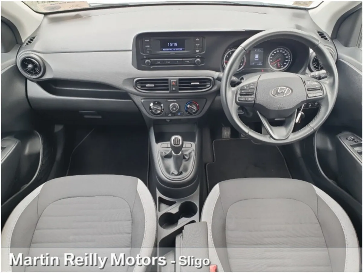 Hyundai i10 1.0 Deluxe - Image 2