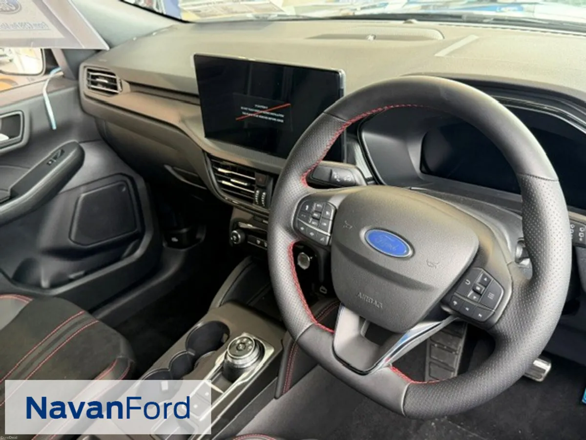 Ford Kuga NEW ST-Line X 2.5 Plug-in Hybrid 243Ps - Image 5